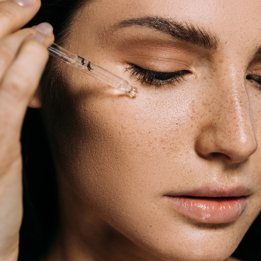 Як вибрати та використовувати масло для обличчя | EVA Blog